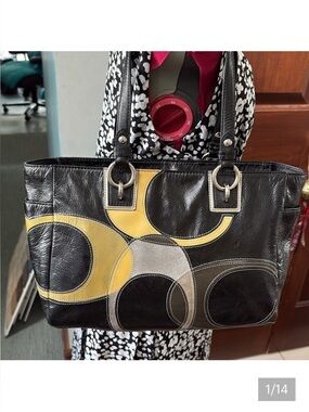 Coach Shoulder bag patent & suede leather inlaid C design black yellow gray EUC